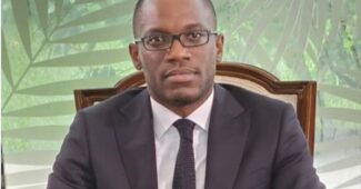 Olushegun Bakari, ministre des affaires étrangères du Benin