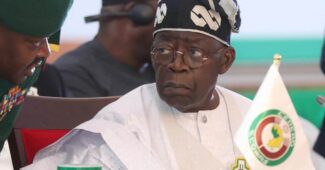 Bola Tinubu suprime la subvention sur l'essence