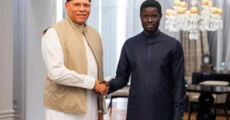 Sénégal : que cache la rencontre entre Bassirou Diomaye Faye et Karim Wade au Qatar ?