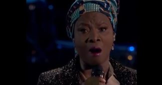 Grammy Awards 2025 : Angélique Kidjo honore le Bénin autrement