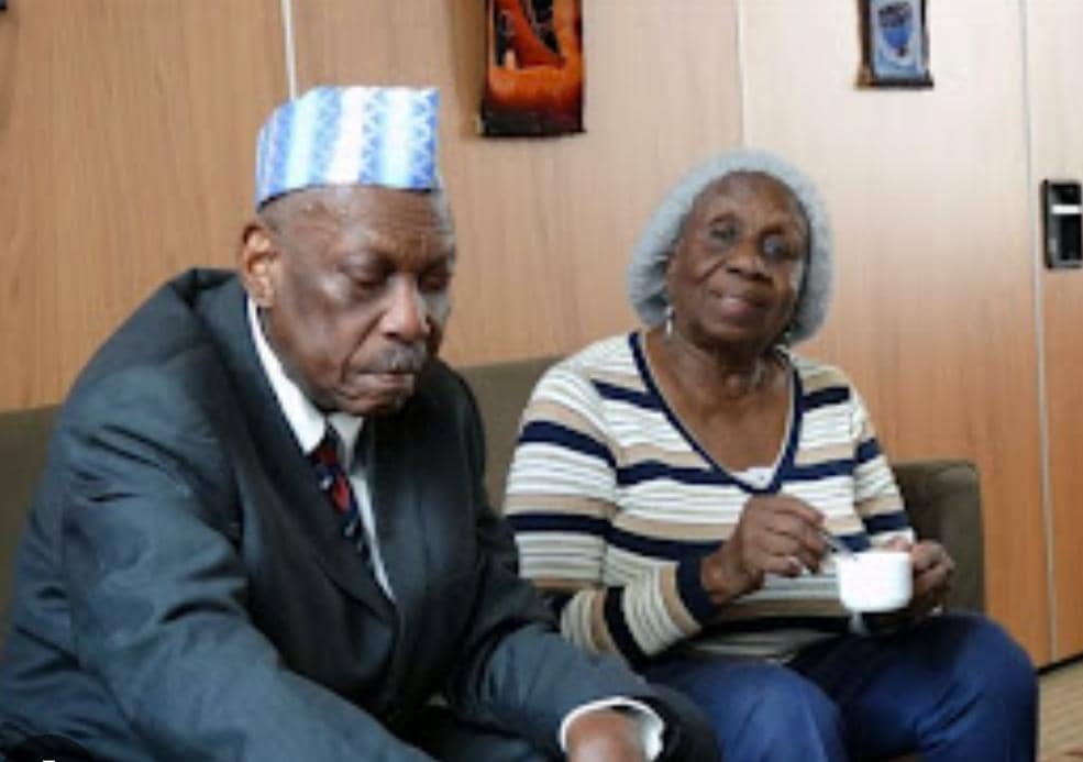 Isabelle Tevoedjrè, née Ekoué, s’est éteinte ce dimanche 3 août 2025 à Porto-Novo, à l’âge de 93 ans. 
