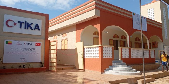 la Tika rénove et équipe le complexe scolaire franco-arabe de Ouidah