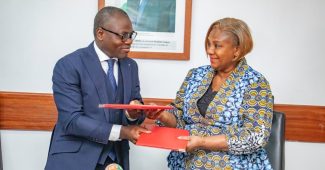 Monsieur Éric AKOUTE, Directeur Général de l’APIEx Bénin, et Madame Solange AMICHIA, Directrice Générale du CEPICI, Cote d'Ivoire