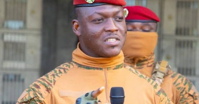 BURKINA FASO : LE GOUVERNEMENT IMPOSE LE TERME « CAMARADE » DANS TOUTE L'ADMINISTRATION PUBLIQUE